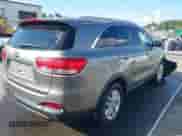 2018 Kia Sorento L с VIN 5XYPG4A34JG422780, выставлен на аукционе IAAI как лот 43264925 с пробегом 100 185 миль миль и . История ставок и продаж доступна на DreamBid. Изображение 4.