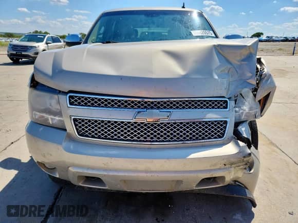 2008 Chevrolet Tahoe LTZ with VIN 1GNFK130X8J209183, listed as a Copart auction lot 84020575 with 150,121 mi miles and Salvage title. Bid and sale history available at DreamBid. Image 5.