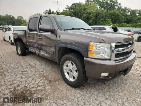 2008 Chevrolet Silverado 1500 2LT с VIN 2GCEK133681274525, выставлен на аукционе Copart как лот 81090505 с пробегом 189 705 миль миль и Списание • Salvage title. История ставок и продаж доступна на DreamBid. Изображение 4.