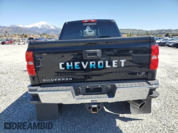 2019 Chevrolet Silverado 2500HD LT z VIN 1GC1KSEY9KF185772, wystawiony jako Copart lot #49741715 z przebiegiem 106 946 mil mil oraz Szkoda całkowita • Salvage title. Historia ofert i sprzedaży dostępna na DreamBid. Obrazek 6.