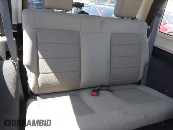 2008 Jeep Wrangler Sahara с VIN 1J4FA54188L644311, выставлен на аукционе IAAI как лот 43178498 с пробегом 119 370 миль миль и . История ставок и продаж доступна на DreamBid. Изображение 8.