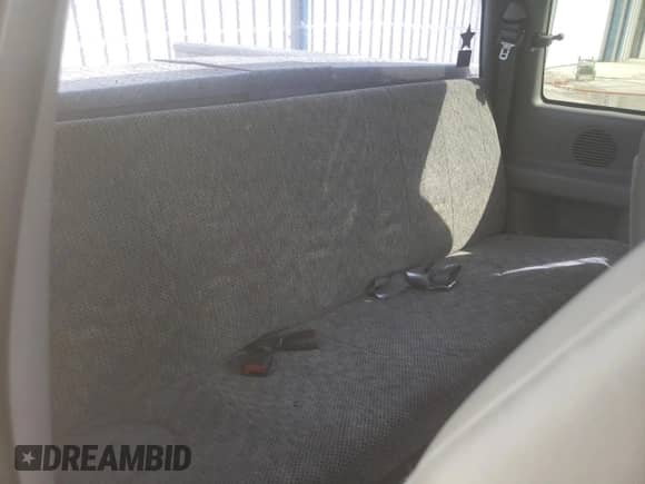 1998 Dodge 1500 z VIN 3B7HF12YXWM246652, wystawiony jako Copart lot #78495014 z przebiegiem 105 600 mil mil oraz Szkoda całkowita • Salvage title. Historia ofert i sprzedaży dostępna na DreamBid. Obrazek 11.