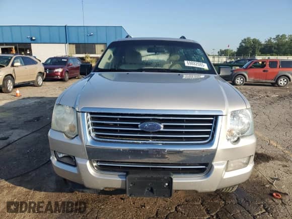2007 Ford Explorer XLT with VIN 1FMEU73E07UA86273, listed as a Copart auction lot 69882085 with 118,377 mi miles and Clean title. Bid and sale history available at DreamBid. Image 5.