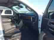 2023 GMC Sierra 1500 Denali z VIN 3GTUUGED4PG345211, wystawiony jako IAAI lot #42995625 z przebiegiem 63 396 mil mil oraz . Historia ofert i sprzedaży dostępna na DreamBid. Obrazek 5.