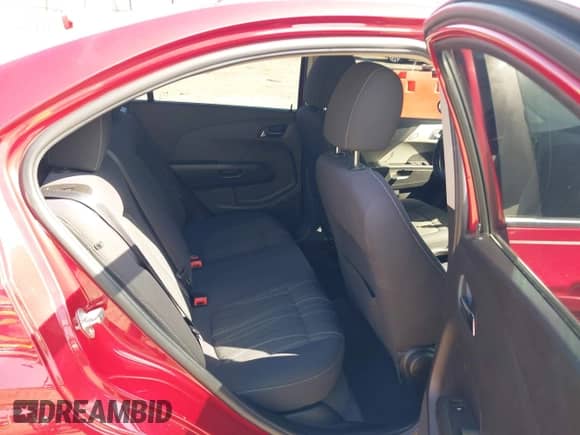 2013 Chevrolet Sonic LT с VIN 1G1JC5SB1D4109002, выставлен на аукционе IAAI как лот 42533279 с пробегом 128 315 миль миль и . История ставок и продаж доступна на DreamBid. Изображение 8.