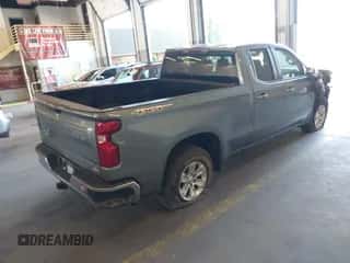 2020 Chevrolet Silverado 1500 LT z VIN 1GCRYDEDXLZ101291, wystawiony jako IAAI lot #43035407 z przebiegiem 53 656 mil mil oraz . Historia ofert i sprzedaży dostępna na DreamBid. Obrazek 4.