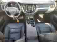 2024 Volvo S60 Core Dark Theme z VIN 7JRL12TK6RG316320, wystawiony jako Copart lot #62111225 z przebiegiem 19 166 mil mil oraz Szkoda całkowita • Salvage title. Historia ofert i sprzedaży dostępna na DreamBid. Obrazek 8.