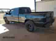 2003 GMC Sierra 1500 SLE z VIN 2GTEC19V831300489, wystawiony jako Copart lot #82320705 z przebiegiem 146 528 mil mil oraz Szkoda całkowita • Salvage title. Historia ofert i sprzedaży dostępna na DreamBid. Obrazek 2.