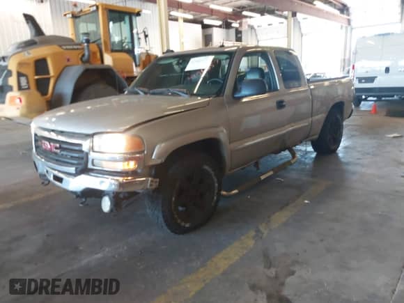 2004 GMC Sierra 1500 SLE with VIN 2GTEK19T941364026, listed as a IAAI auction lot 42985577 with 168,480 mi miles and . Bid and sale history available at DreamBid. Image 2.