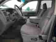 2007 Dodge 1500 ST z VIN 1D7HU18P47J610704, wystawiony jako Copart lot #83355354 z przebiegiem 208 158 mil mil oraz Czysty tytuł • Clean title. Historia ofert i sprzedaży dostępna na DreamBid. Obrazek 7.