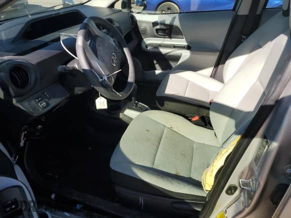 2013 Toyota Prius One с VIN JTDKDTB35D1046526, выставлен на аукционе Copart как лот 86797965 с пробегом 101 437 миль миль и Чистый • Clean title. История ставок и продаж доступна на DreamBid. Изображение 7.