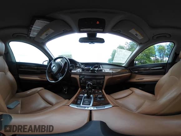2013 BMW 7 Series 750Li xDrive с VIN WBAYF8C54DDE59151, выставлен на аукционе IAAI как лот 42706175 с пробегом 102 055 миль миль и . История ставок и продаж доступна на DreamBid. Изображение 18.