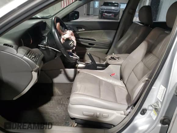 2009 Honda Accord EX-L with VIN 1HGCP36809A026730, listed as a Copart auction lot 85295155 with 184,952 mi miles and Salvage title. Bid and sale history available at DreamBid. Image 7.