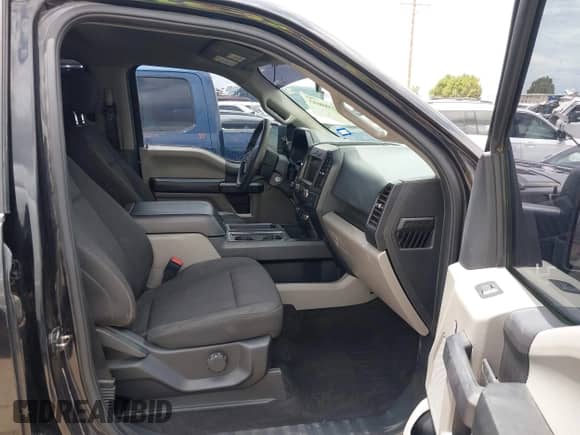 2019 Ford F-150 XLT with VIN 1FTEW1EP4KKD71122, listed as a IAAI auction lot 42580693 with 190,465 mi miles and . Bid and sale history available at DreamBid. Image 5.