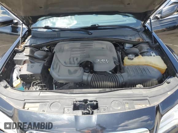 2011 Chrysler 300 с VIN 2C3CA4CG8BH525305, выставлен на аукционе Copart как лот 61430695 с пробегом 100 893 миль миль и Списание • Salvage title. История ставок и продаж доступна на DreamBid. Изображение 11.