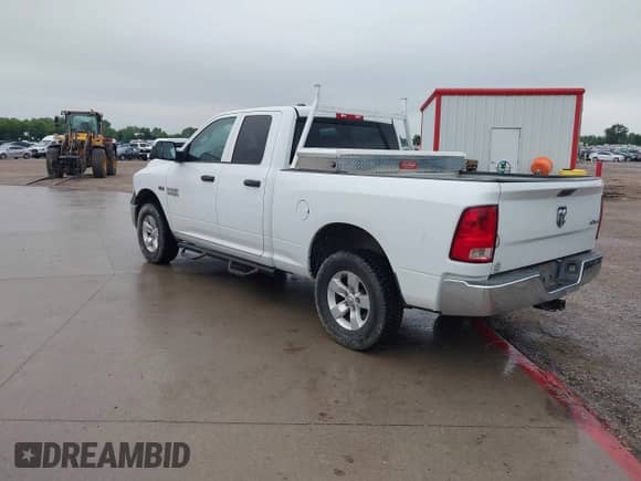 2014 Ram 1500 Express z VIN 1C6RR7FT1ES219429, wystawiony jako IAAI lot #42425062 z przebiegiem 323 279 mil mil oraz . Historia ofert i sprzedaży dostępna na DreamBid. Obrazek 3.