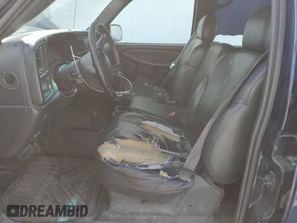 2002 Chevrolet Silverado 2500HD LS с VIN 1GCHK23U82F202656, выставлен на аукционе Copart как лот 61955935 с пробегом 284 423 миль миль и Списание • Salvage title. История ставок и продаж доступна на DreamBid. Изображение 7.