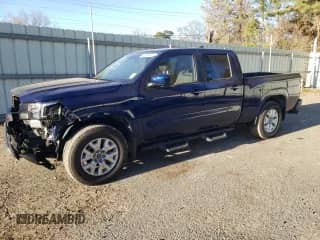 2022 Nissan Frontier SV with VIN 1N6ED1FJXNN637453, listed as a Copart auction lot 42048305 with 23,662 mi miles and Salvage title. Bid and sale history available at DreamBid. Image 1.