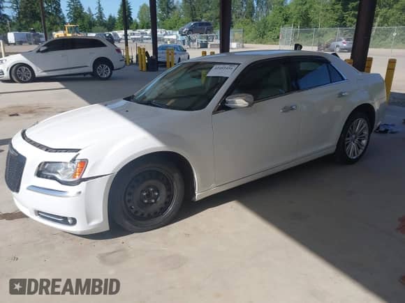 2013 Chrysler 300 C with VIN 2C3CCAET4DH504862, listed as a IAAI auction lot 42403456 with 77,468 mi miles and . Bid and sale history available at DreamBid. Image 18.