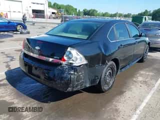 2010 Chevrolet Impala LS z VIN 2G1WA5EK6A1156671, wystawiony jako IAAI lot #42138006 z przebiegiem 197 556 mil mil oraz . Historia ofert i sprzedaży dostępna na DreamBid. Obrazek 4.