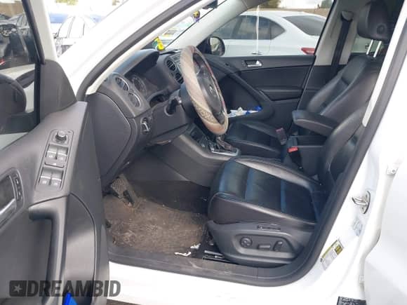 2017 Volkswagen Tiguan Sport с VIN WVGUV7AX0HW512062, выставлен на аукционе IAAI как лот 41905680 с пробегом 106 922 миль миль и . История ставок и продаж доступна на DreamBid. Изображение 5.