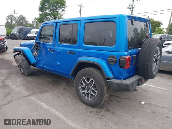 2024 Jeep Wrangler Sahara с VIN 1C4PJXEG9RW237526, выставлен на аукционе IAAI как лот 42112402 с пробегом 2 626 миль миль и . История ставок и продаж доступна на DreamBid. Изображение 3.