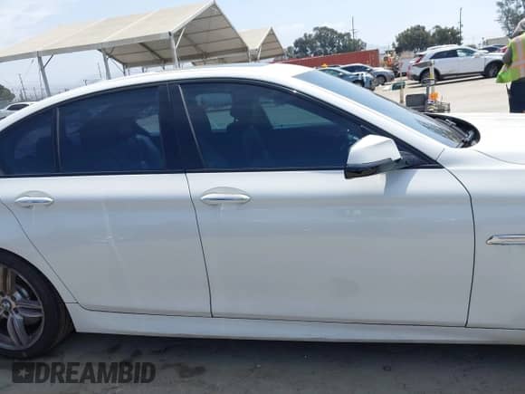 2015 BMW 5 Series 550i с VIN WBAKN9C50FD961640, выставлен на аукционе IAAI как лот 42575540 с пробегом 159 024 миль миль и . История ставок и продаж доступна на DreamBid. Изображение 13.