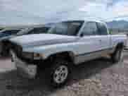 1997 Dodge 1500 z VIN 3B7HF13Z0VG741687, wystawiony jako Copart lot #67574195 z przebiegiem 250 721 mil mil oraz Czysty tytuł • Clean title. Historia ofert i sprzedaży dostępna na DreamBid. Obrazek 1.
