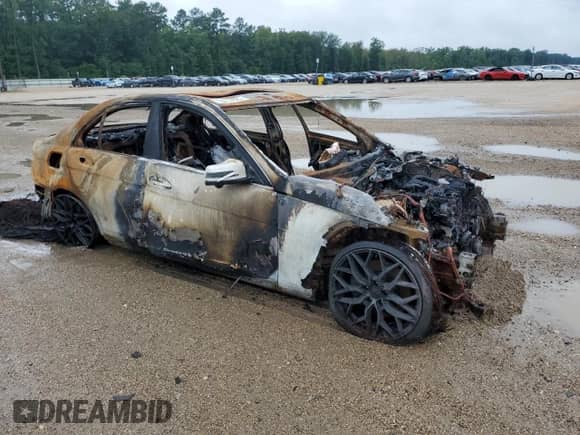 2013 Mercedes-Benz C 300 Luxury z VIN WDDGF8AB4DA834743, wystawiony jako Copart lot #65272025 z przebiegiem Nie podano mil oraz Szkoda całkowita • Salvage title. Historia ofert i sprzedaży dostępna na DreamBid. Obrazek 4.
