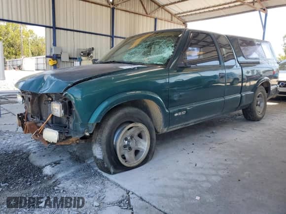 1997 Chevrolet S-10 LS с VIN 1GCCS19X3V8172559, выставлен на аукционе Copart как лот 71970815 с пробегом 170 071 миль миль и Списание • Salvage title. История ставок и продаж доступна на DreamBid. Изображение 1.