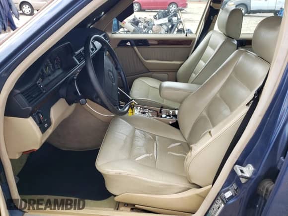 1990 Mercedes-Benz 300 E with VIN WDBEA30D4LB250047, listed as a Copart auction lot 74139384 with 276,613 mi miles and Clean title. Bid and sale history available at DreamBid. Image 7.