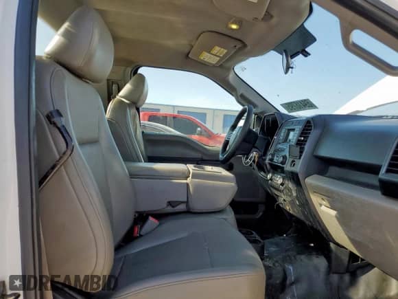 2016 Ford F-150 XL z VIN 1FTMF1C87GKD09177, wystawiony jako Copart lot #69416795 z przebiegiem 270 837 mil mil oraz Czysty tytuł • Clean title. Historia ofert i sprzedaży dostępna na DreamBid. Obrazek 10.