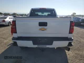 2015 Chevrolet Silverado 2500HD LT z VIN 1GC1KVE84FF637635, wystawiony jako Copart lot #80398025 z przebiegiem Nie podano mil oraz Szkoda całkowita • Salvage title. Historia ofert i sprzedaży dostępna na DreamBid. Obrazek 6.