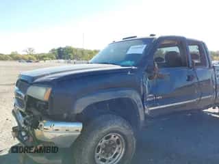 2004 Chevrolet Silverado 2500HD LT z VIN 1GCHK29174E200841, wystawiony jako IAAI lot #43406682 z przebiegiem 64 372 mil mil oraz . Historia ofert i sprzedaży dostępna na DreamBid. Obrazek 6.