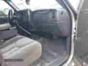 2004 Chevrolet Silverado 2500HD LT z VIN 1GCHK29114E215156, wystawiony jako IAAI lot #42376499 z przebiegiem Nie podano mil oraz . Historia ofert i sprzedaży dostępna na DreamBid. Obrazek 5.