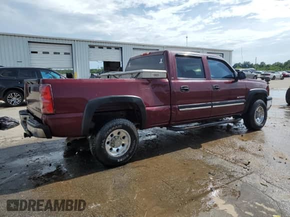 2003 Chevrolet Silverado 1500HD LS с VIN 1GCGC13U23F183364, выставлен на аукционе Copart как лот 60408975 с пробегом 314 102 миль миль и Списание • Salvage title. История ставок и продаж доступна на DreamBid. Изображение 3.