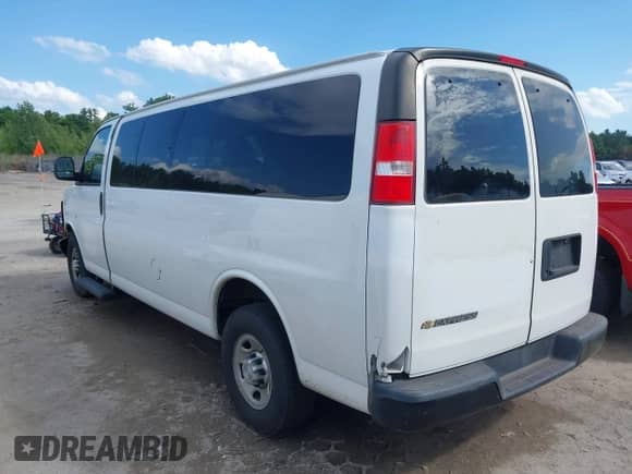 2017 Chevrolet Express Passenger LS с VIN 1GAZGNFG5H1114319, выставлен на аукционе IAAI как лот 42445377 с пробегом 202 127 миль миль и . История ставок и продаж доступна на DreamBid. Изображение 3.