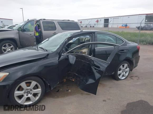 2006 Lexus IS 250 с VIN JTHCK262365002007, выставлен на аукционе IAAI как лот 42565575 с пробегом 176 068 миль миль и . История ставок и продаж доступна на DreamBid. Изображение 6.