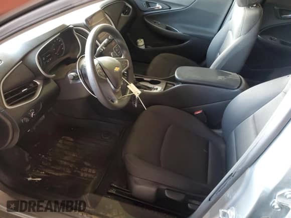 2024 Chevrolet Malibu LS z VIN 1G1ZC5ST5RF225536, wystawiony jako Copart lot #71653565 z przebiegiem 44 182 mil mil oraz Szkoda całkowita • Salvage title. Historia ofert i sprzedaży dostępna na DreamBid. Obrazek 7.