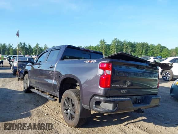 2022 Chevrolet Silverado 1500 RST with VIN 3GCUDEET4NG549144, listed as a IAAI auction lot 42576301 with 78,762 mi miles and . Bid and sale history available at DreamBid. Image 3.