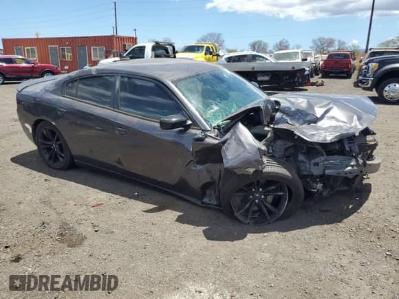 2018 Dodge Charger SXT Plus z VIN 2C3CDXHG1JH329240, wystawiony jako Copart lot #69138415 z przebiegiem 46 741 mil mil oraz Nie do naprawy • Non repairable. Historia ofert i sprzedaży dostępna na DreamBid. Obrazek 4.