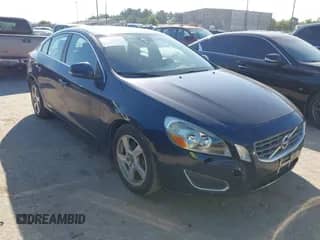 2013 Volvo S60 T5 Premier с VIN YV1612FSXD2230838, выставлен на аукционе IAAI как лот 43382237 с пробегом 229 829 миль миль и . История ставок и продаж доступна на DreamBid. Изображение 1.