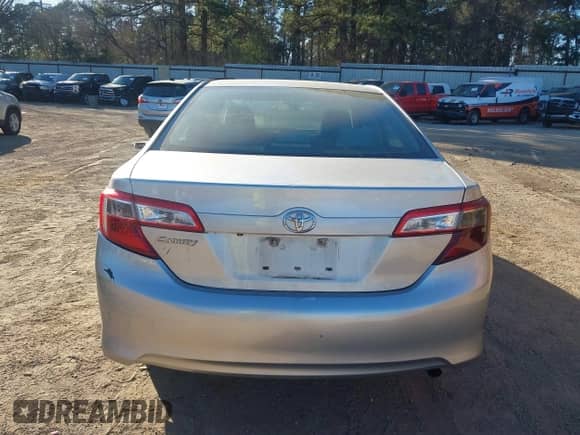 2014 Toyota Camry L with VIN 4T4BF1FK2ER440325, listed as a IAAI auction lot 41423301 with 271,563 mi miles and . Bid and sale history available at DreamBid. Image 16.
