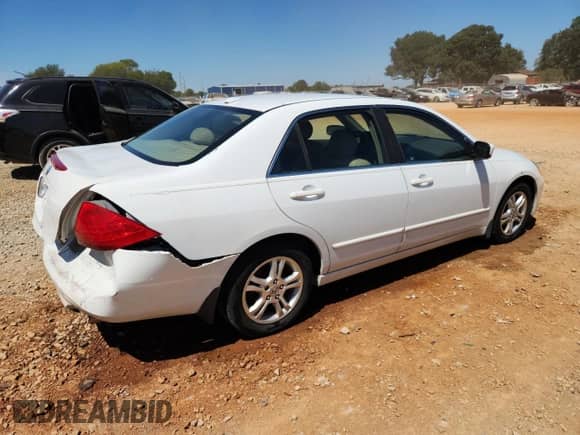 2006 Honda Accord EX-L с VIN 1HGCM568X6A129282, выставлен на аукционе Copart как лот 71073745 с пробегом 195 059 миль миль и На запчасти • Non repairable. История ставок и продаж доступна на DreamBid. Изображение 3.