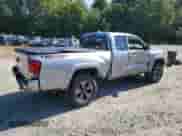 2019 Toyota Tacoma SR5 z VIN 5TFSZ5AN7KX184658, wystawiony jako Copart lot #71963065 z przebiegiem 32 476 mil mil oraz Szkoda całkowita • Salvage title. Historia ofert i sprzedaży dostępna na DreamBid. Obrazek 3.