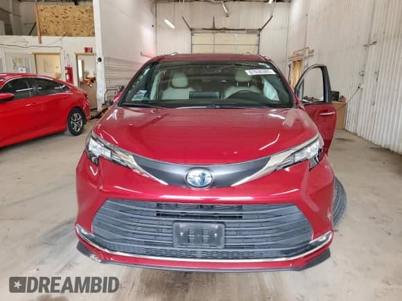 2021 Toyota Sienna XLE with VIN 5TDJSKFC1MS015041, listed as a Copart auction lot 67636385 with 46,158 mi miles and Salvage title. Bid and sale history available at DreamBid. Image 5.