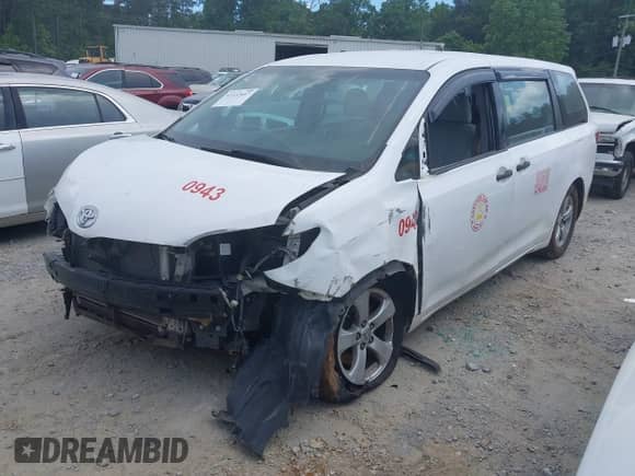 2017 Toyota Sienna L z VIN 5TDZZ3DC7HS819101, wystawiony jako IAAI lot #42232667 z przebiegiem 329 000 mil mil oraz . Historia ofert i sprzedaży dostępna na DreamBid. Obrazek 2.