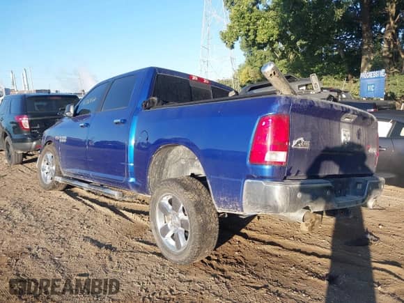 2018 Ram 1500 Big Horn z VIN 3C6RR7LTXJG143442, wystawiony jako IAAI lot #43064166 z przebiegiem 98 045 mil mil oraz . Historia ofert i sprzedaży dostępna na DreamBid. Obrazek 3.