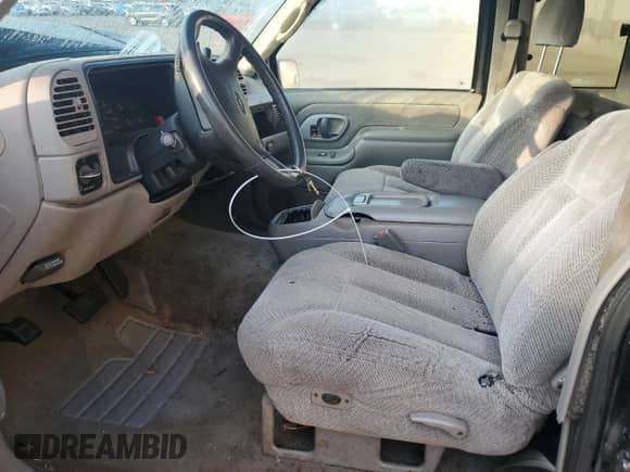 1996 Chevrolet Silverado 1500 with VIN 1GCEC19R3TE226870, listed as a Copart auction lot 80830535 with 281,997 mi miles and Salvage title. Bid and sale history available at DreamBid. Image 7.