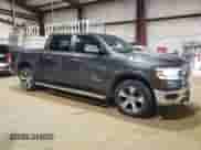 2022 Ram 1500 Laramie z VIN 1C6RREJM5NN228587, wystawiony jako Copart lot #89202595 z przebiegiem 51 671 mil mil oraz Szkoda całkowita • Salvage title. Historia ofert i sprzedaży dostępna na DreamBid. Obrazek 4.